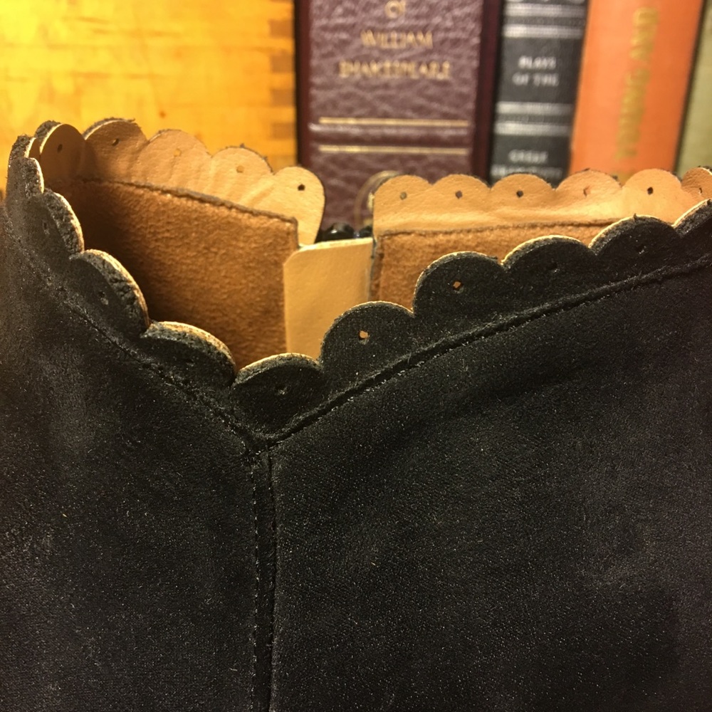 Scallop Ankle Boots X Olive Street 7 1/2 - Picture 3 of 7